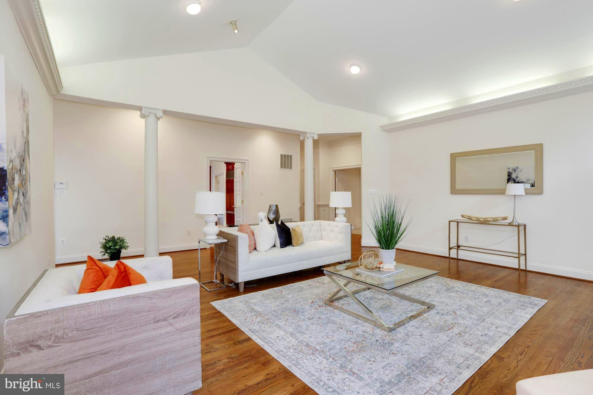 CHEVY CHASE COMMONS - Residential