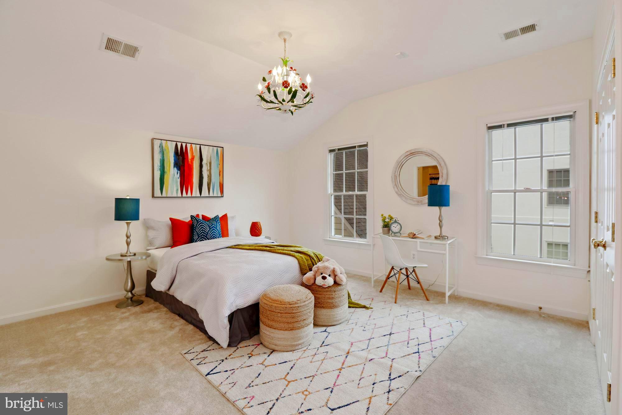 CHEVY CHASE COMMONS - Residential