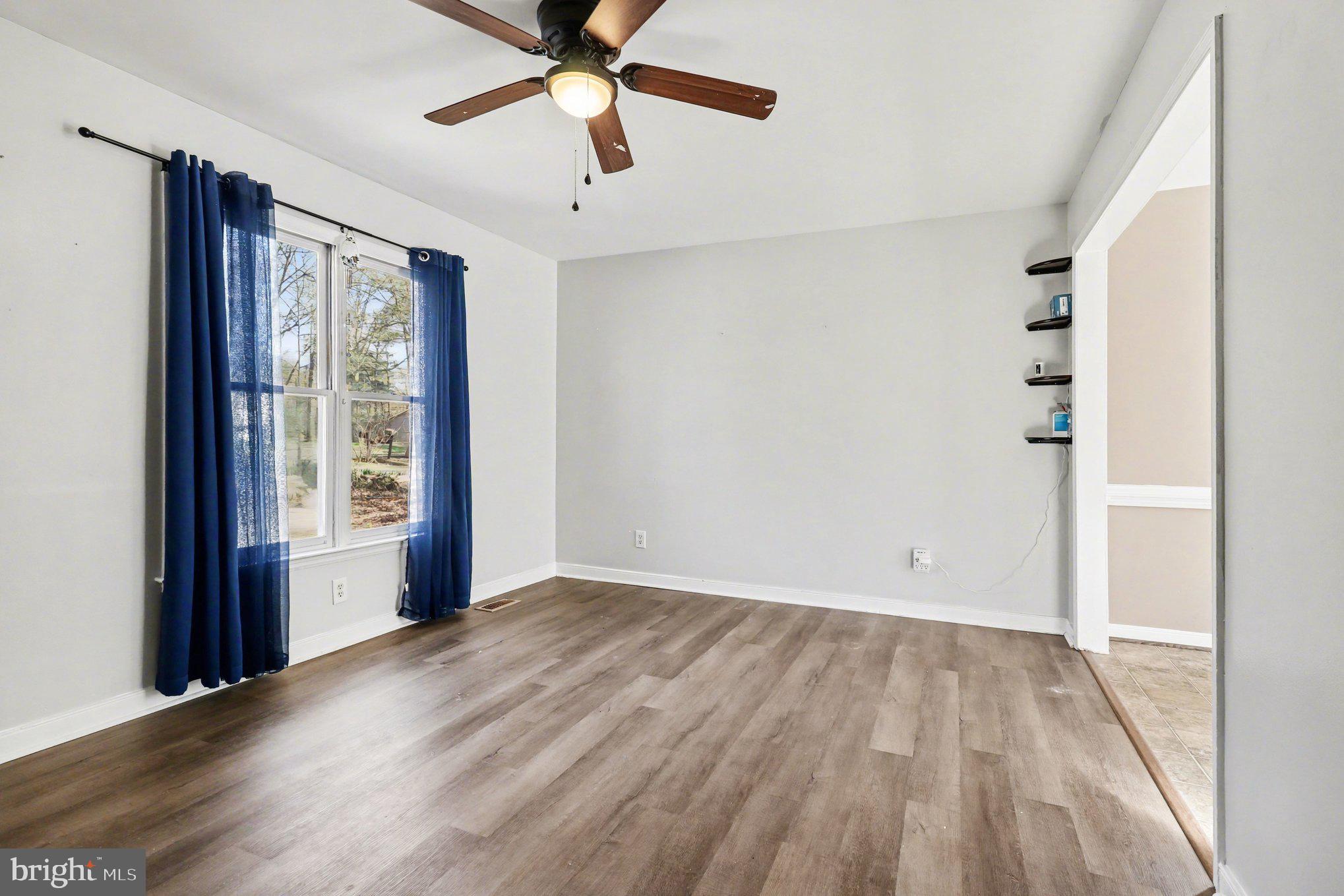 LAKE LAND OR - Residential