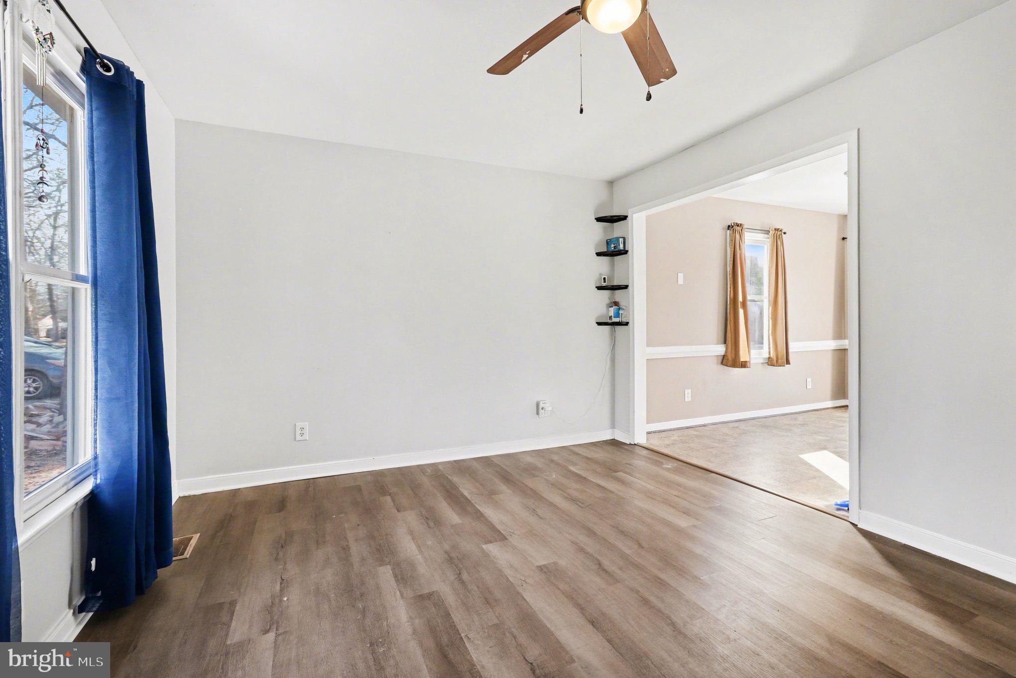 LAKE LAND OR - Residential