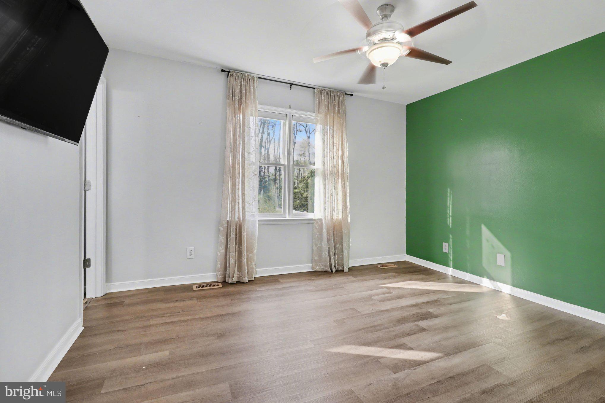 LAKE LAND OR - Residential