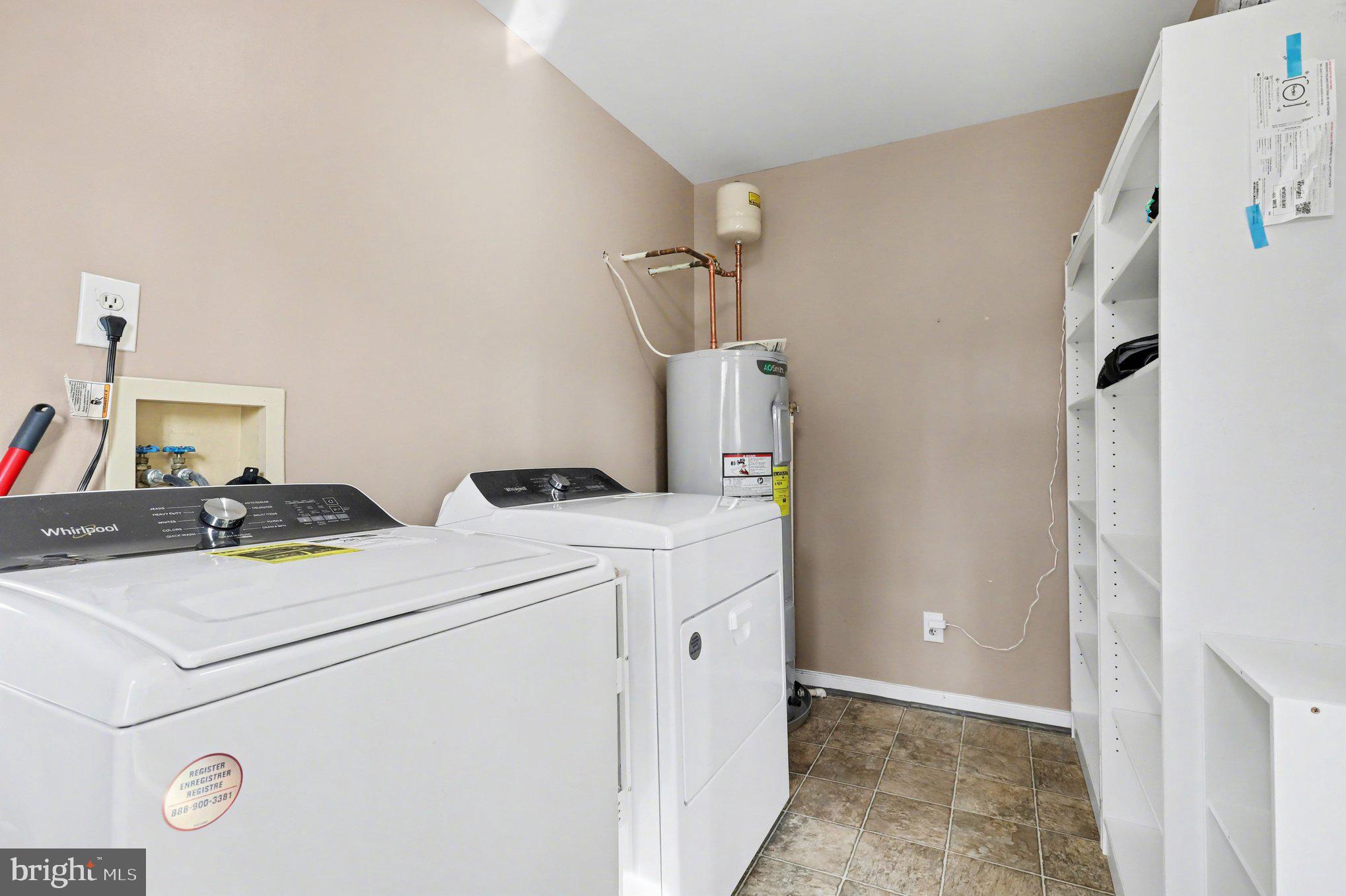 LAKE LAND OR - Residential