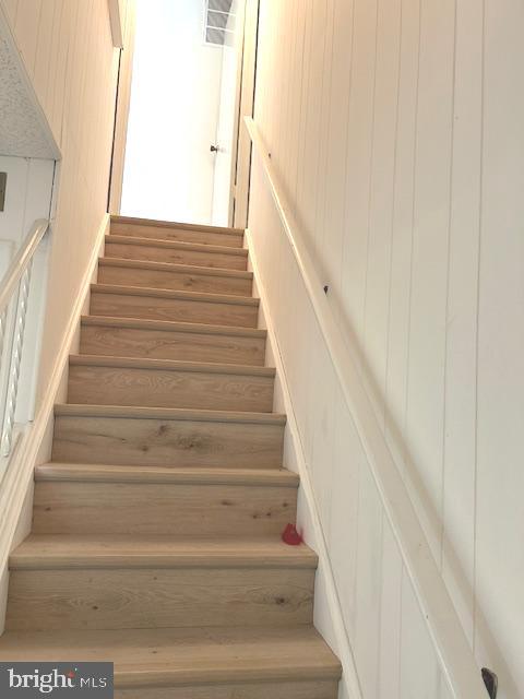 LONDON TOWNE - Residential