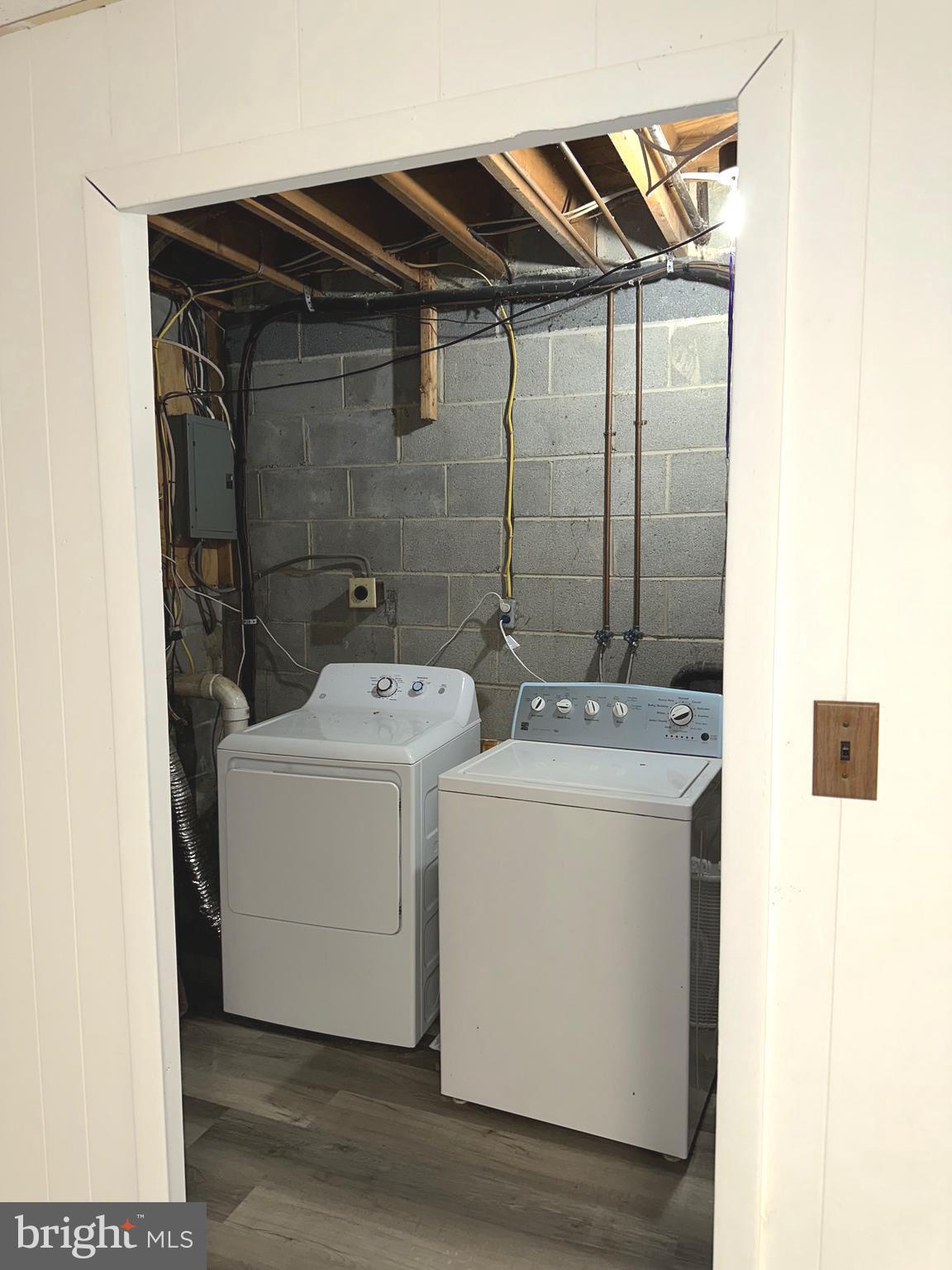 LONDON TOWNE - Residential