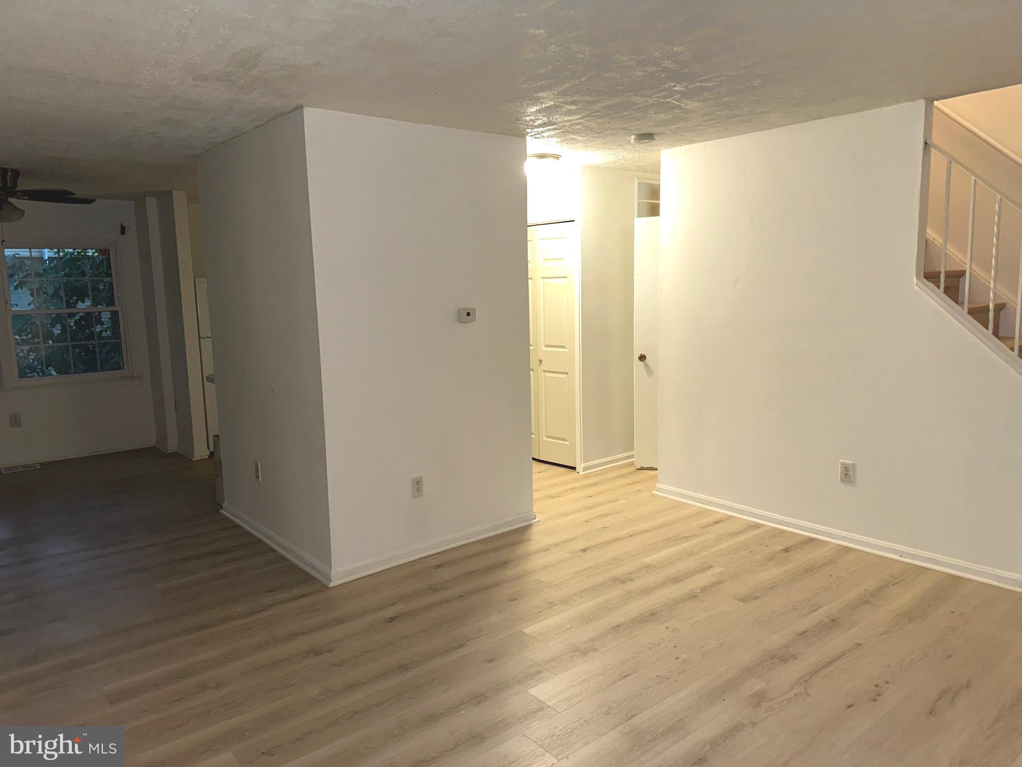 LONDON TOWNE - Residential