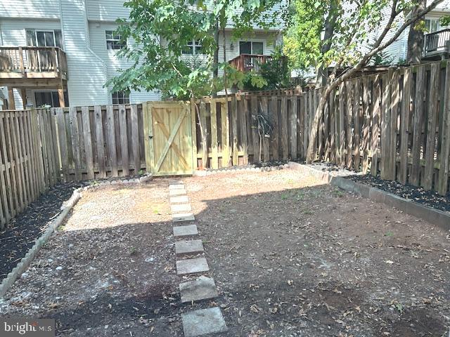 LONDON TOWNE - Residential