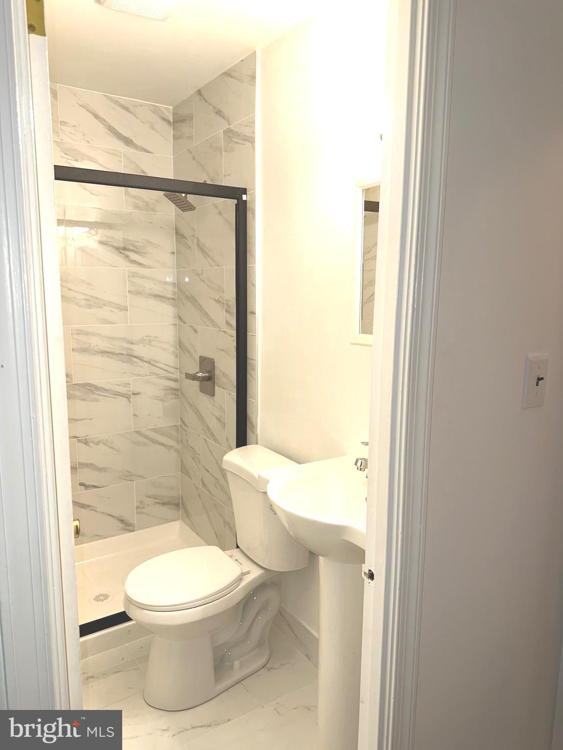 LONDON TOWNE - Residential