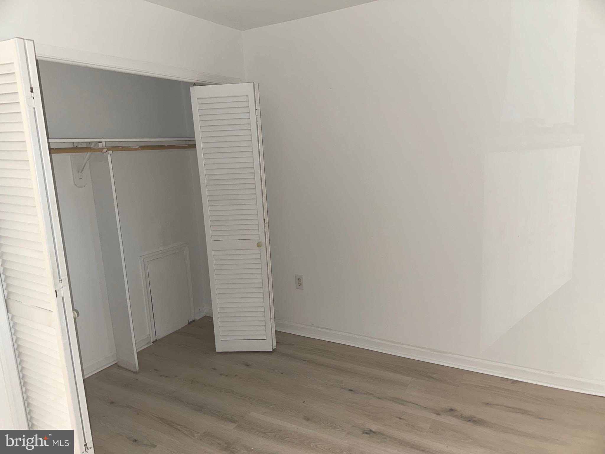 LONDON TOWNE - Residential