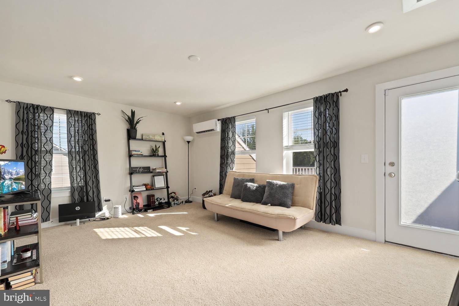 POTOMAC SHORES - Residential