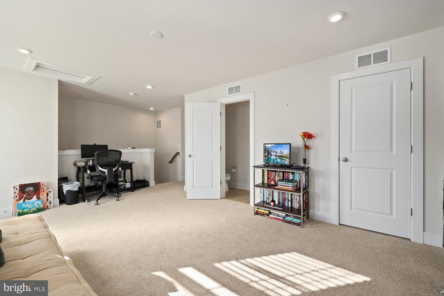 POTOMAC SHORES - Residential