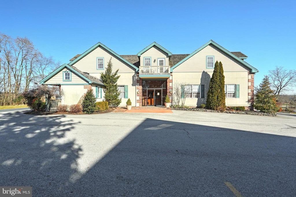 Photo of 900 Chambersburg Road, GETTYSBURG, PA 17325 (MLS # PAAD2021594)