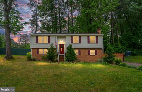 Homes For Sale - 9325 Becar Road<br/> Chesterfield County, RICHMOND, VA 23236