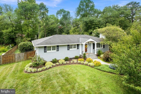 Photo of 4429 Neptune Drive, ALEXANDRIA, VA 22309 (MLS # VAFX2331596)