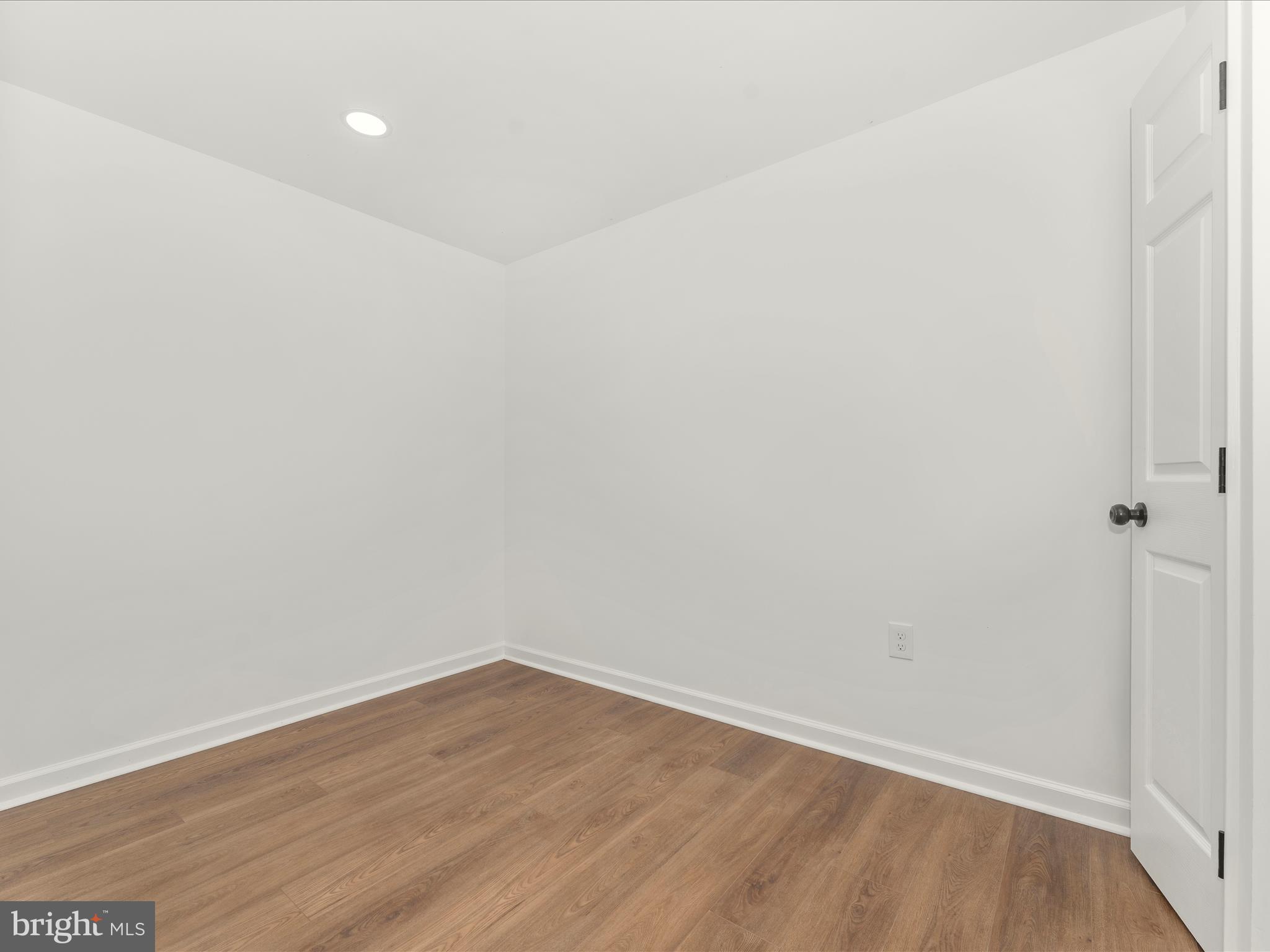 LAKE LINGANORE - Residential