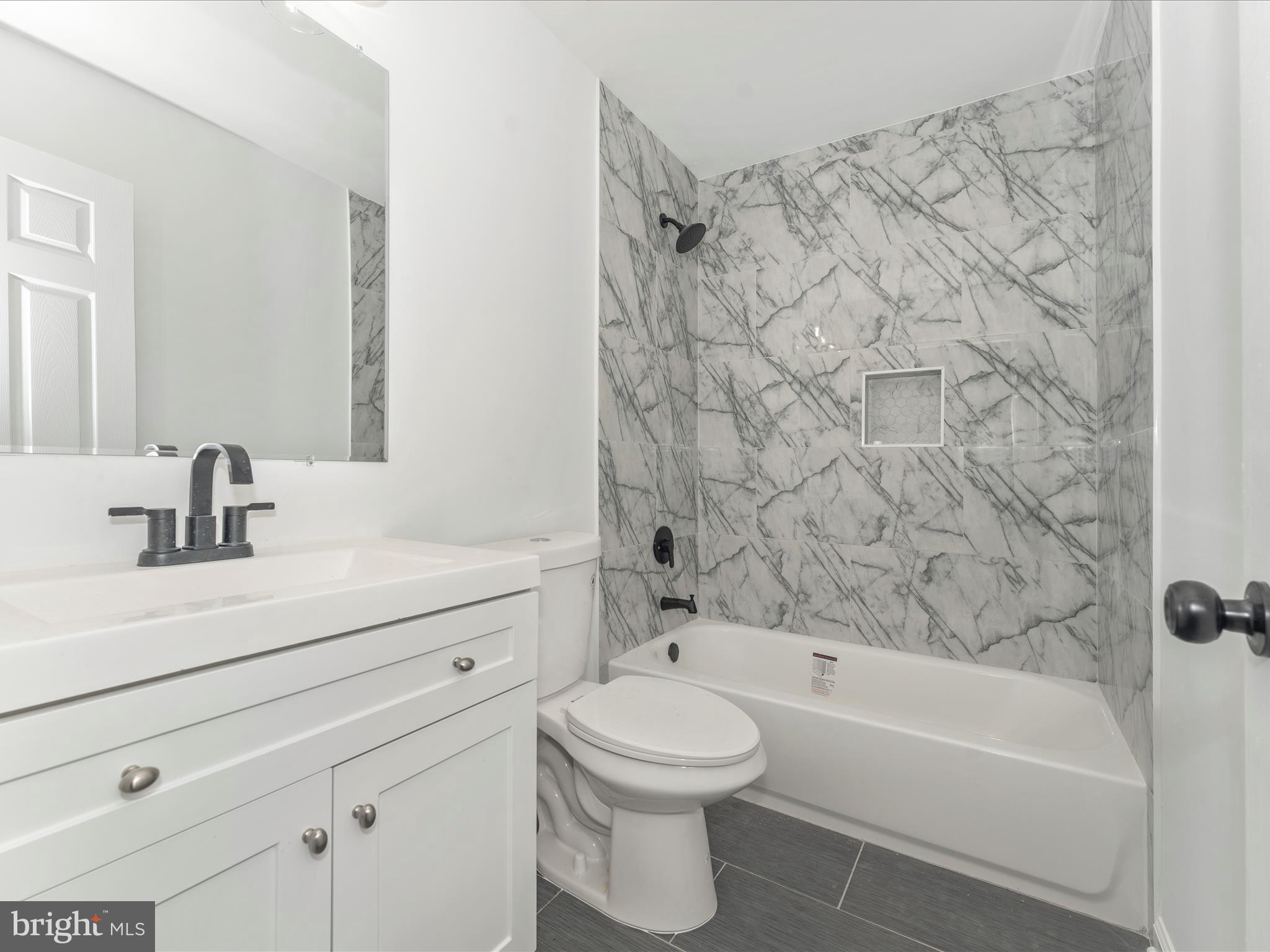 LAKE LINGANORE - Residential