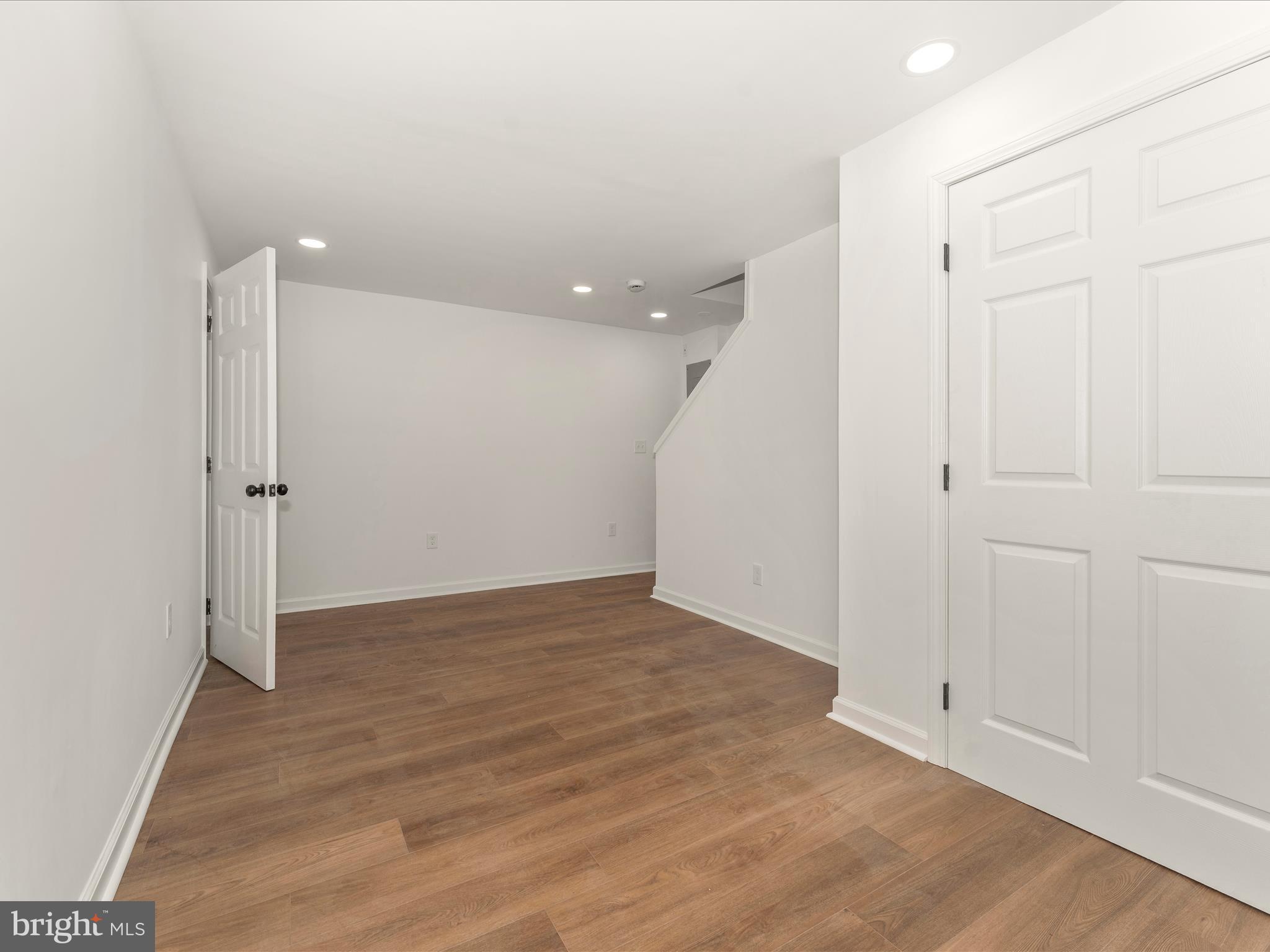 LAKE LINGANORE - Residential