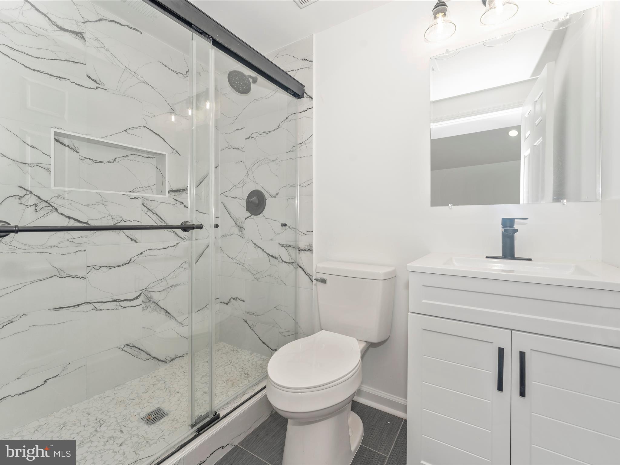 LAKE LINGANORE - Residential