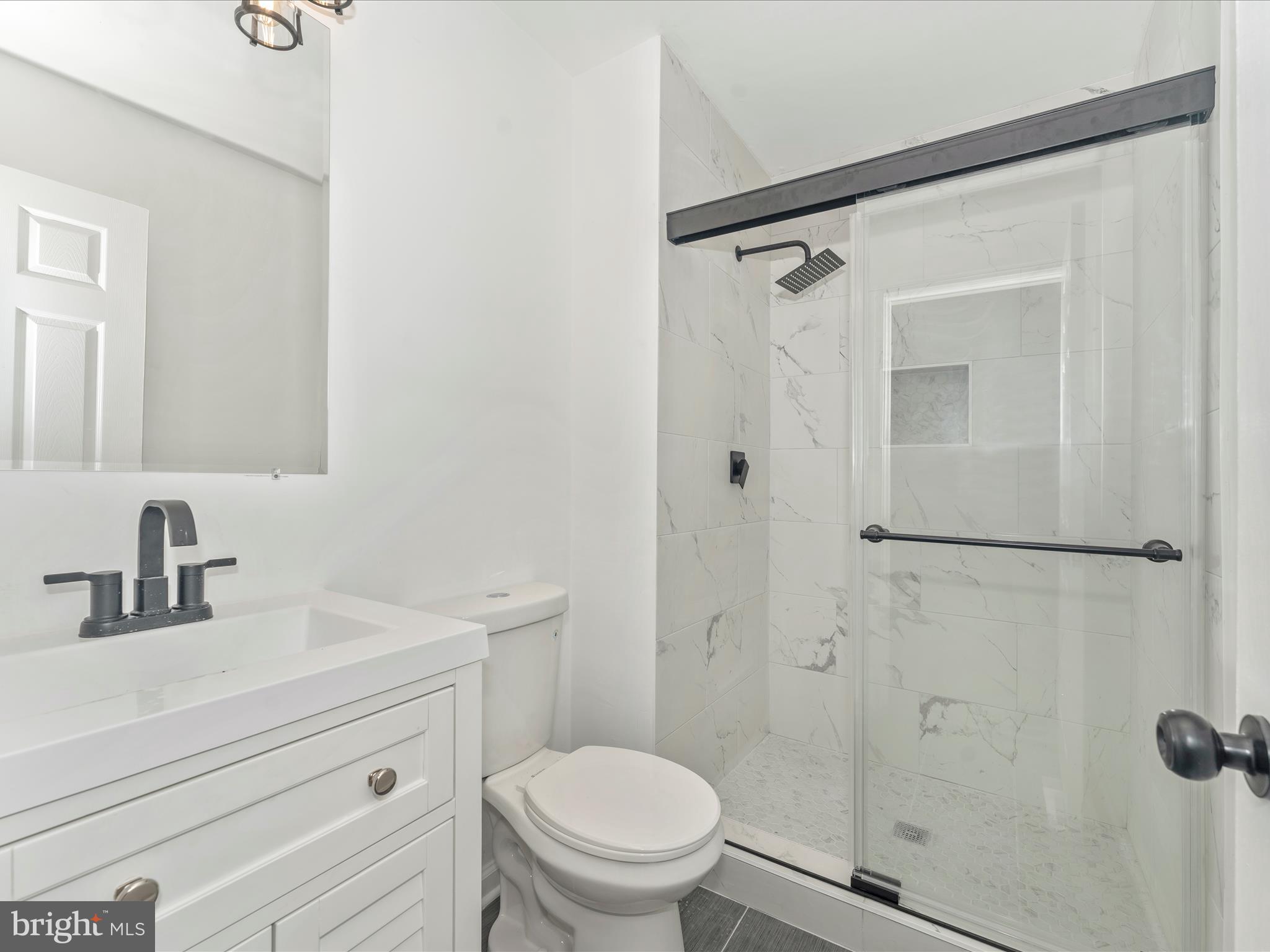 LAKE LINGANORE - Residential