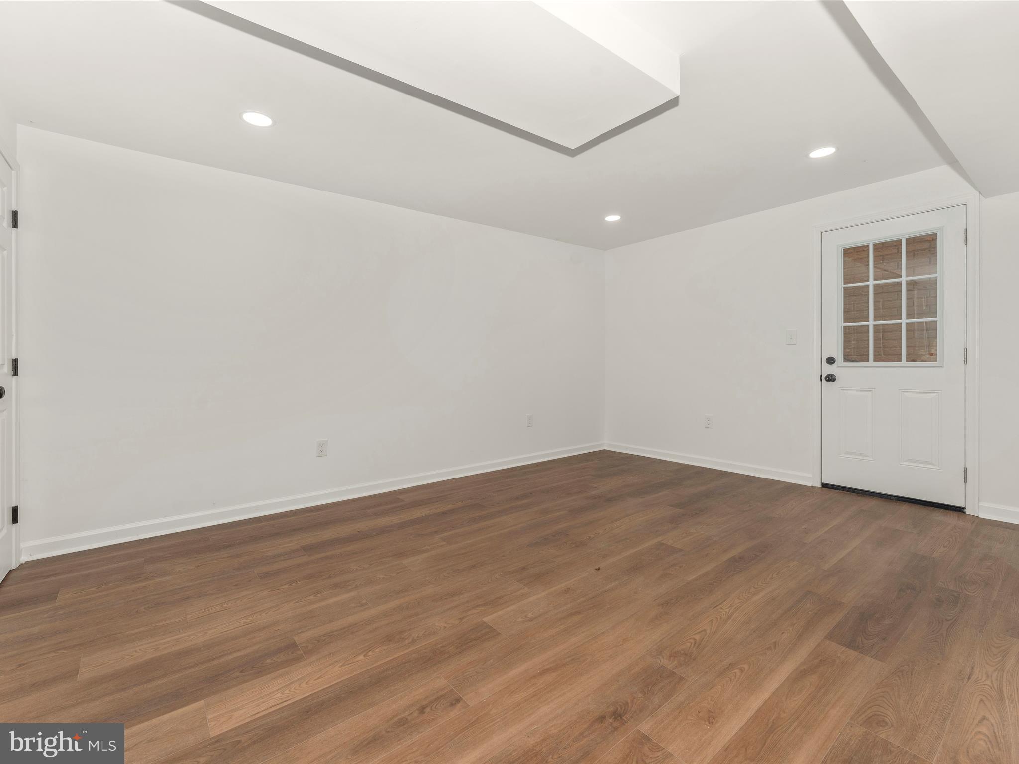 LAKE LINGANORE - Residential