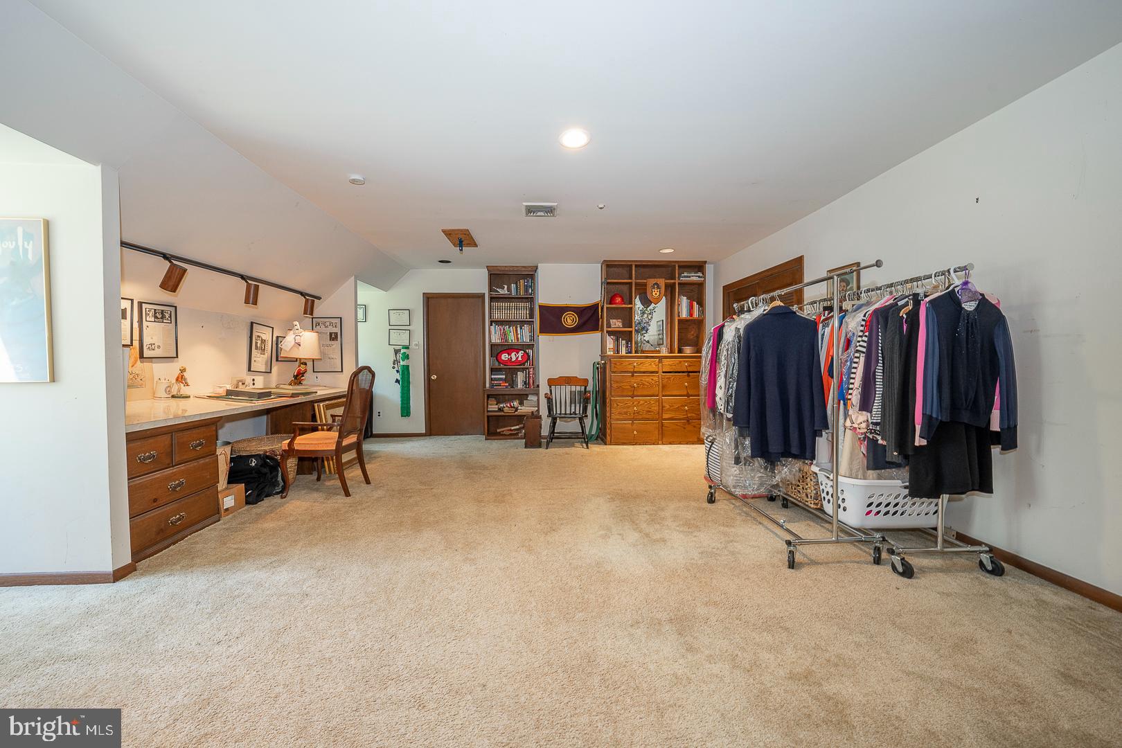 MERION GOLF ESTATES - Residential