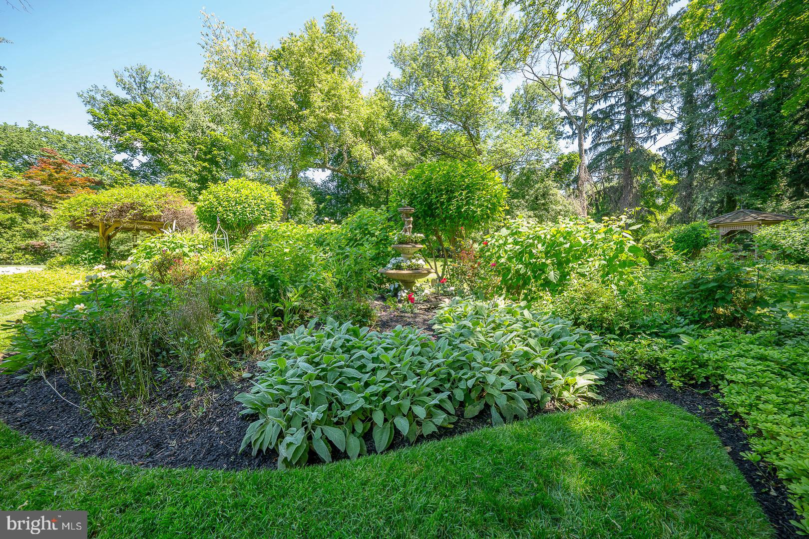 MERION GOLF ESTATES - Residential