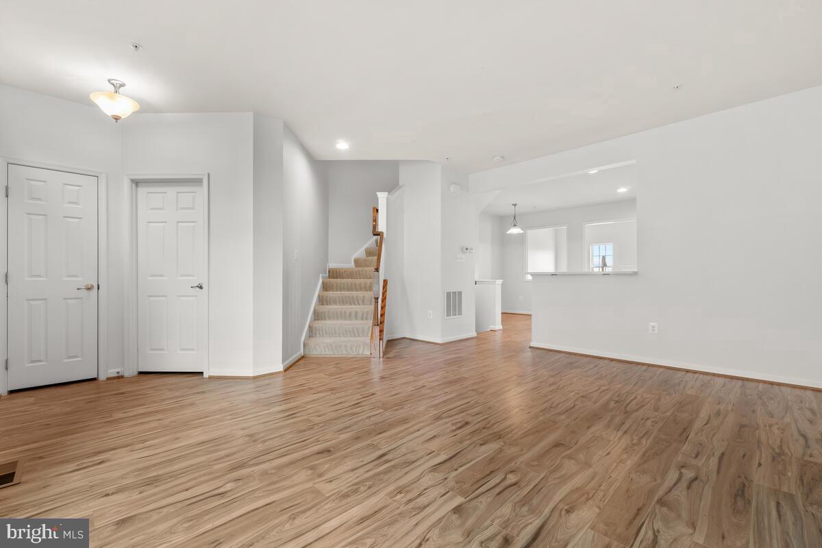 VILLAGES OF URBANA - Residential Lease