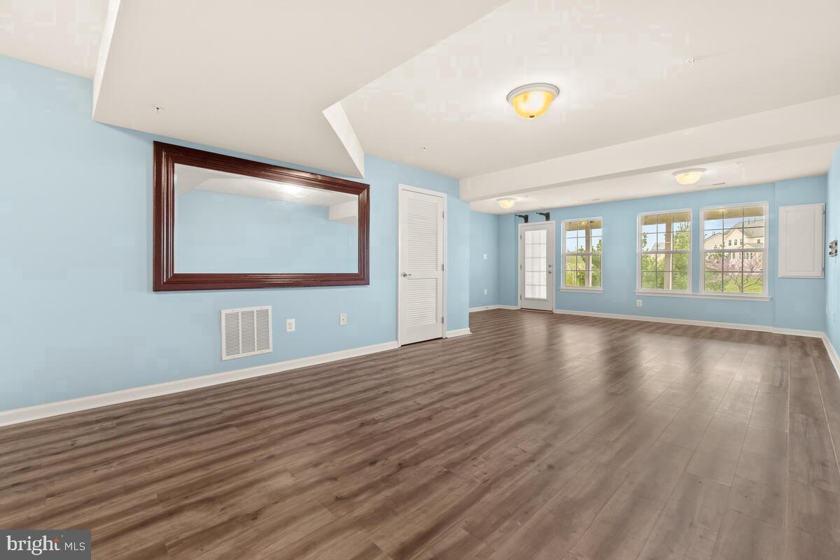 VILLAGES OF URBANA - Residential Lease