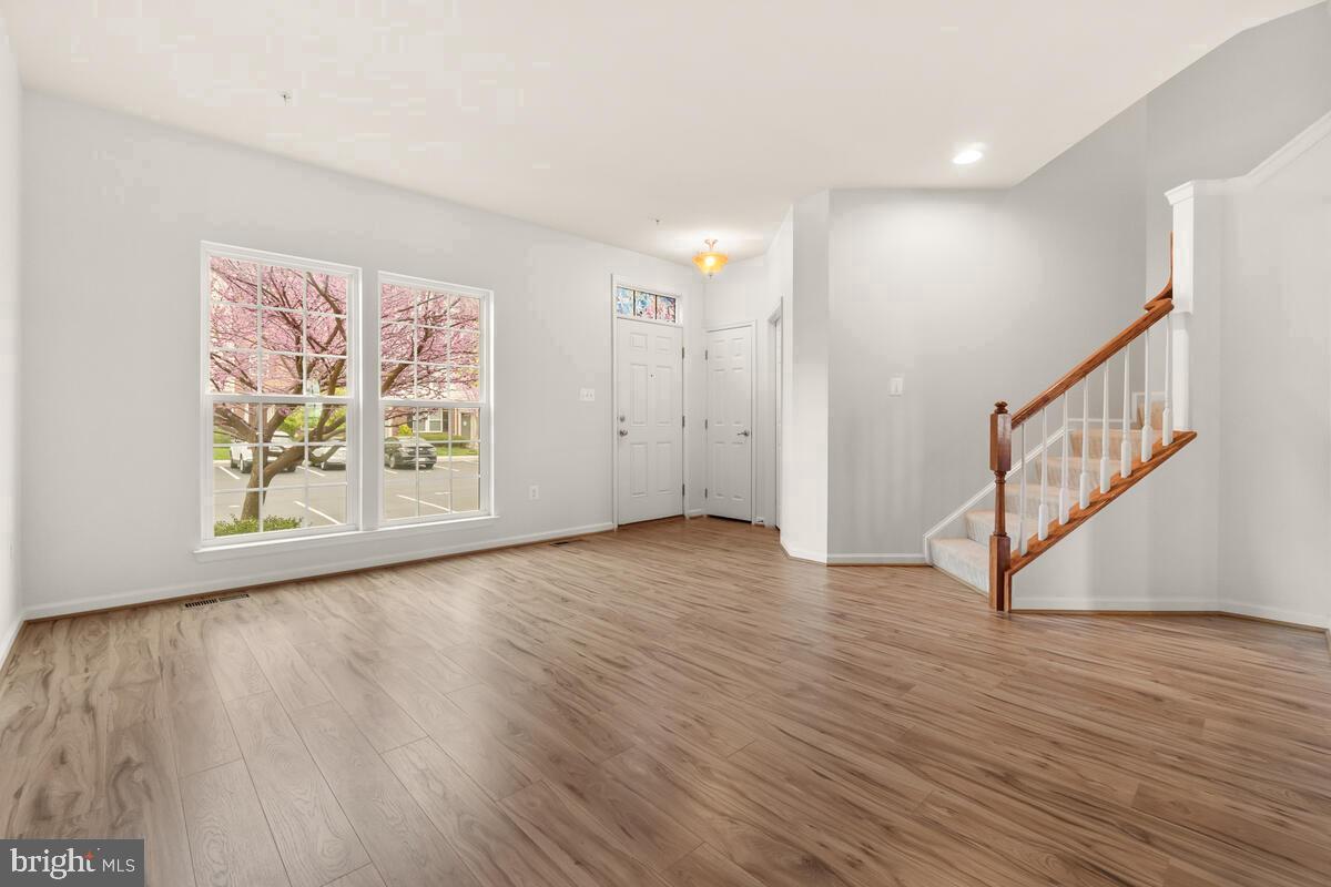 VILLAGES OF URBANA - Residential Lease