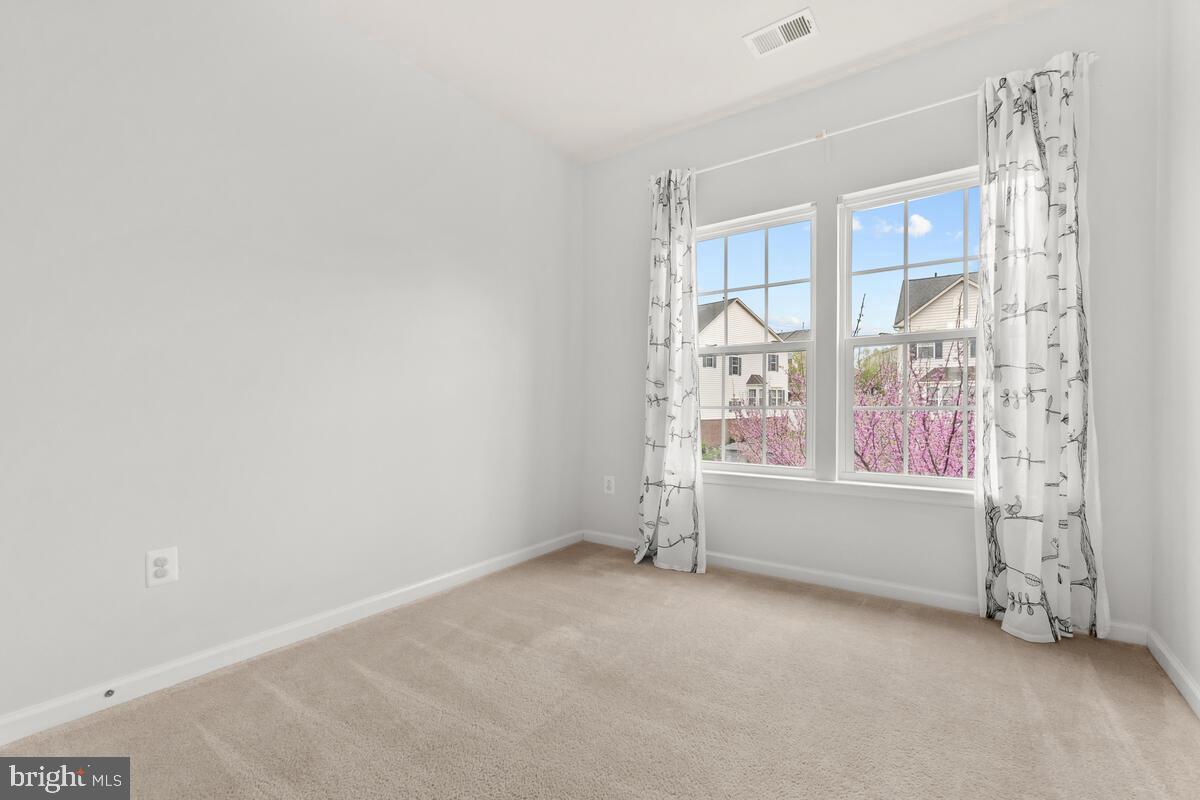 VILLAGES OF URBANA - Residential Lease