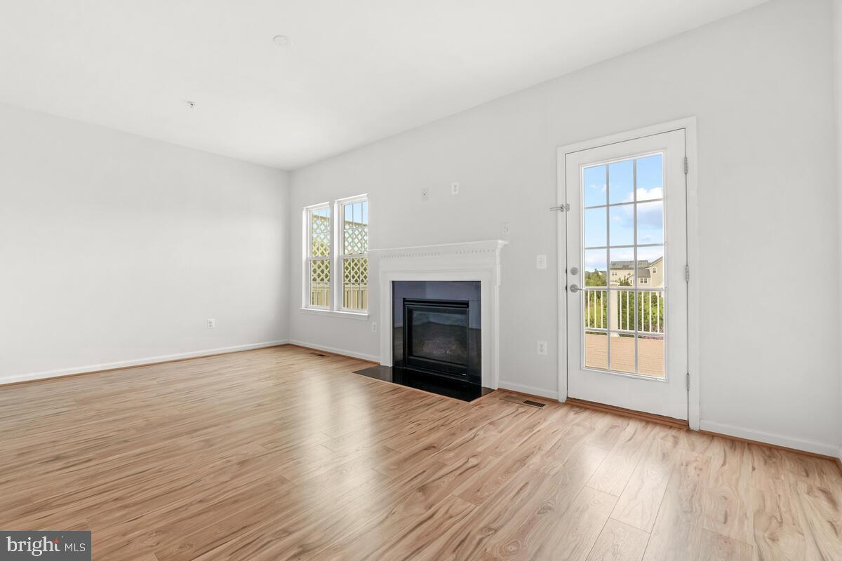 VILLAGES OF URBANA - Residential Lease