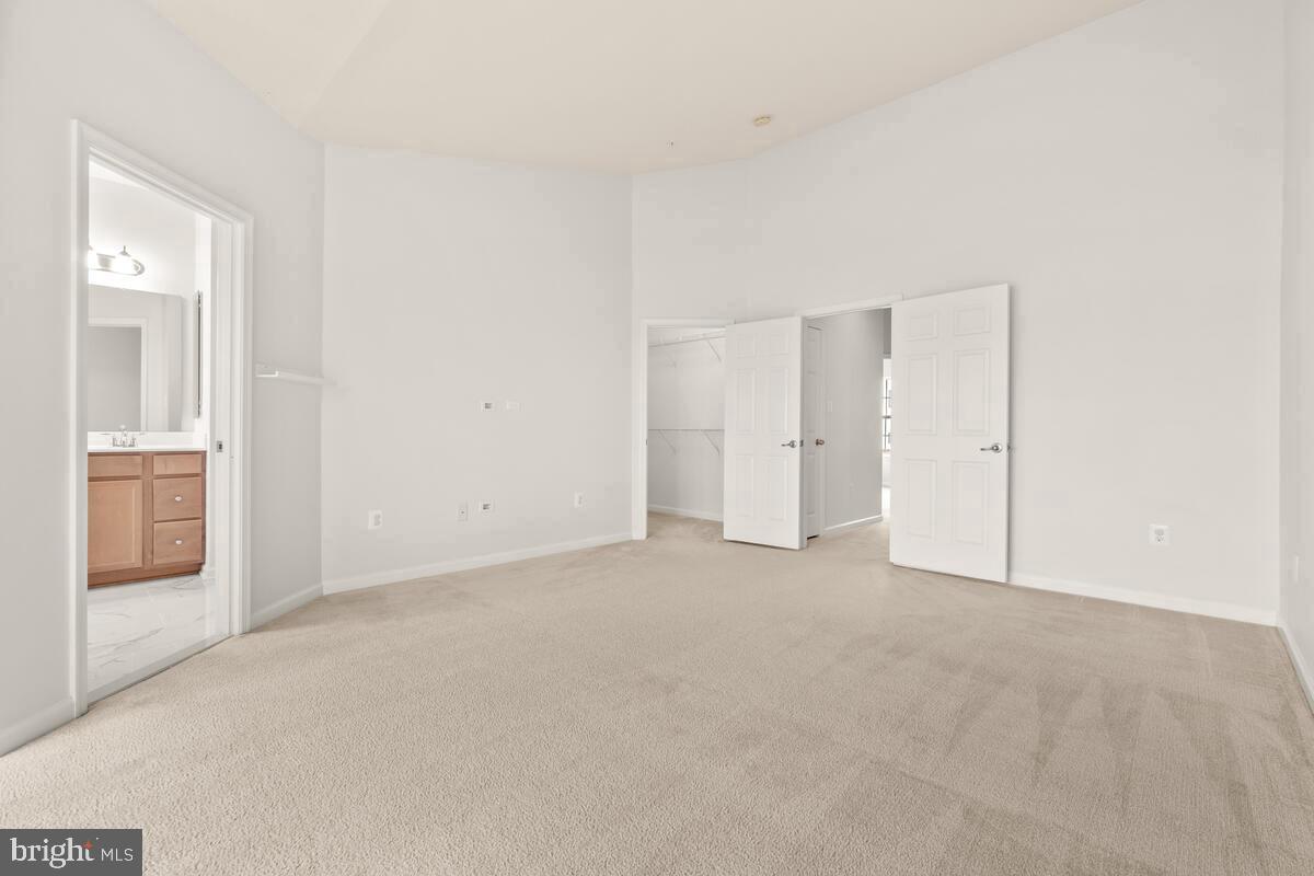 VILLAGES OF URBANA - Residential Lease