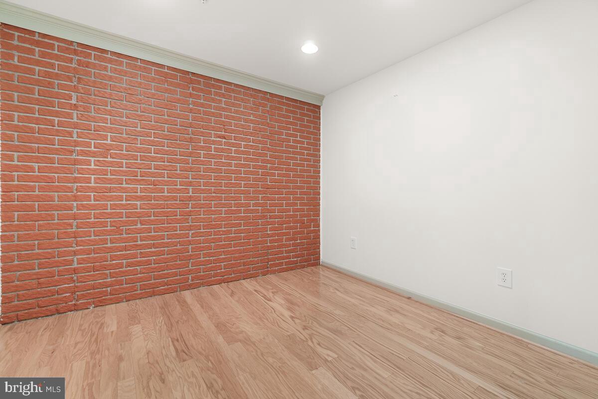 VILLAGES OF URBANA - Residential Lease