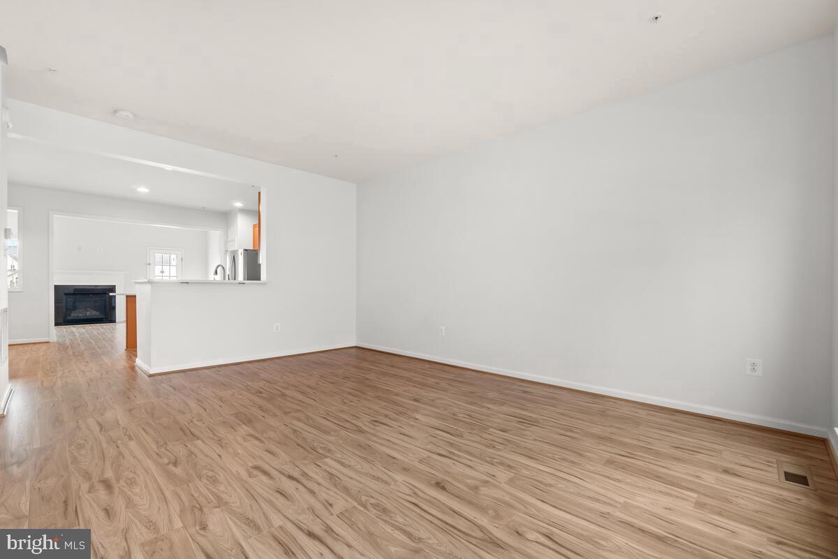 VILLAGES OF URBANA - Residential Lease