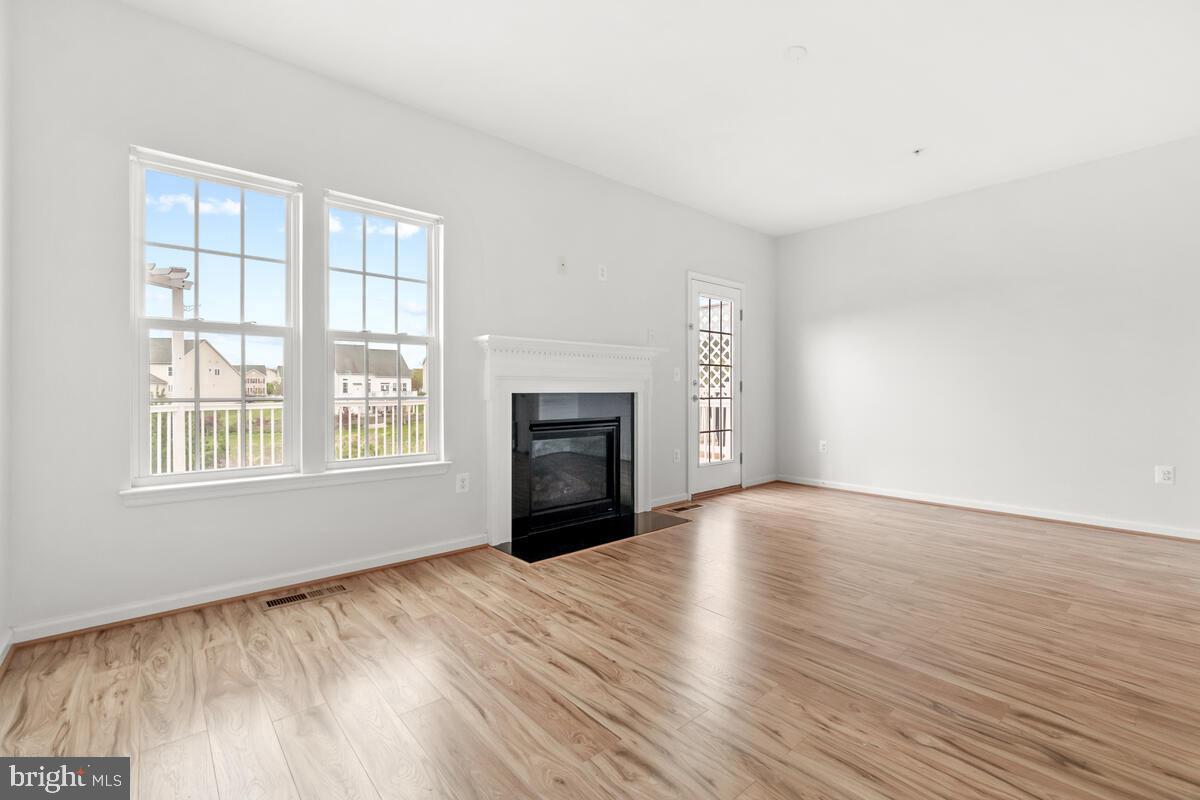 VILLAGES OF URBANA - Residential Lease