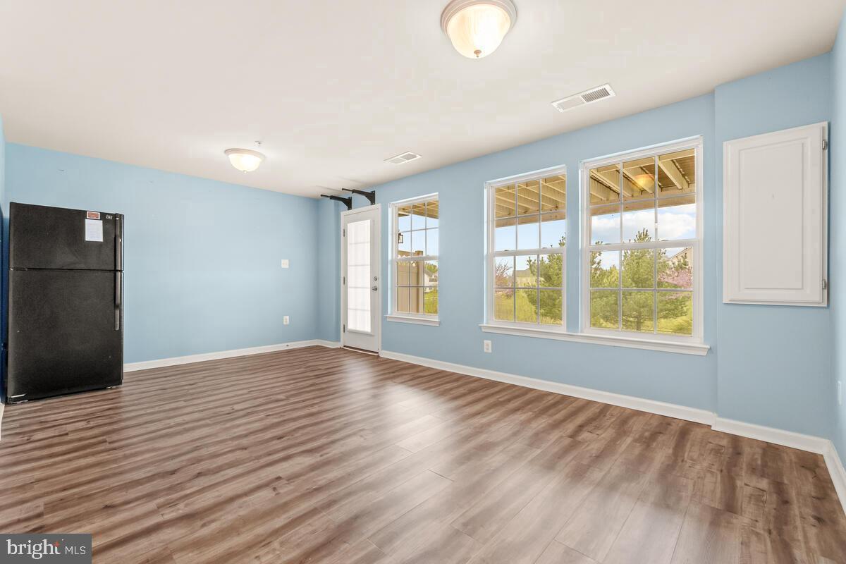 VILLAGES OF URBANA - Residential Lease