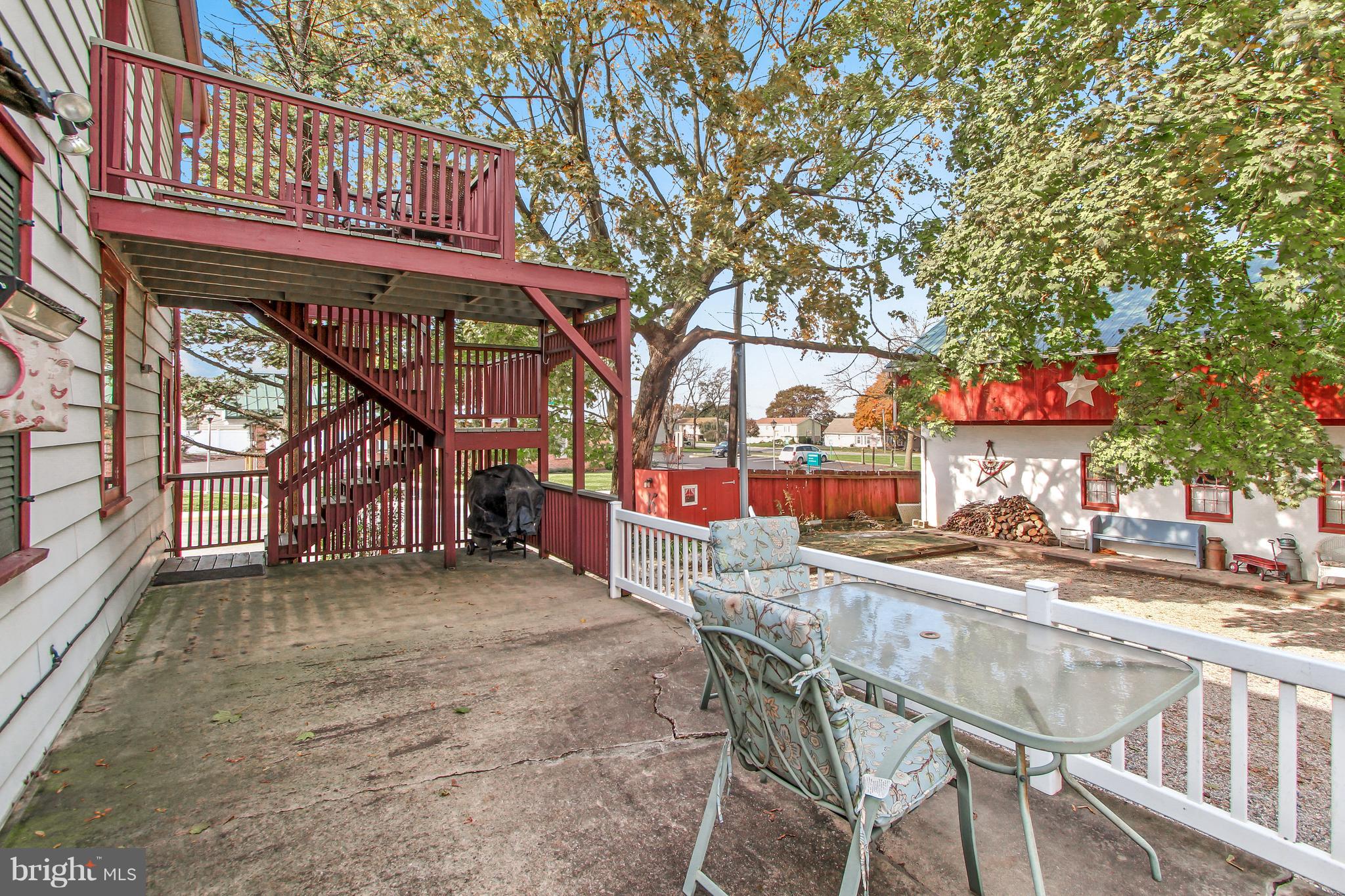 NEW HOLLAND BOROUGH - Commercial Sale