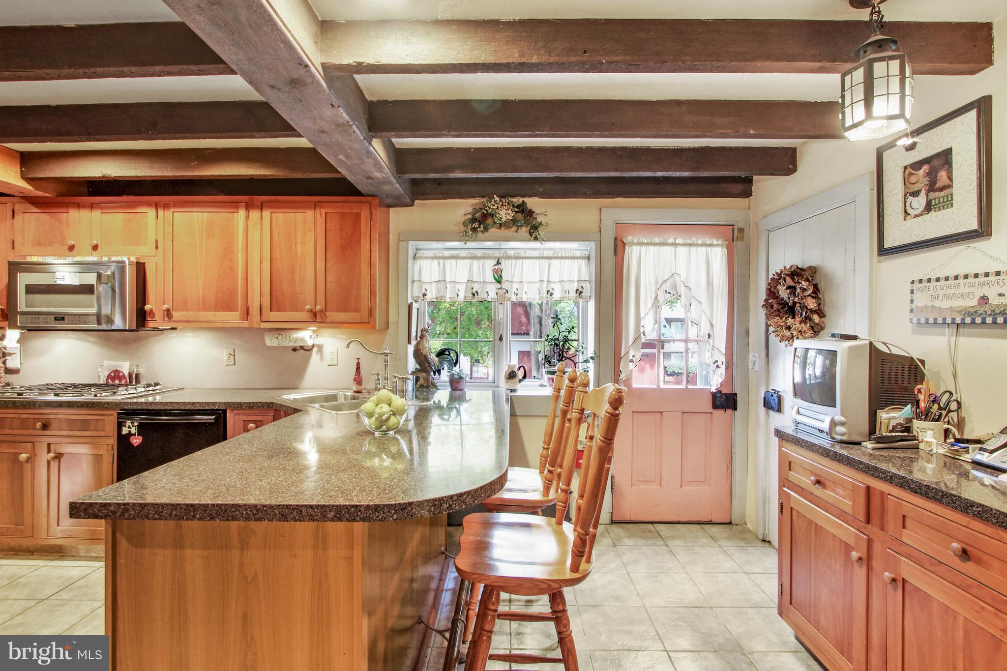 NEW HOLLAND BOROUGH - Commercial Sale