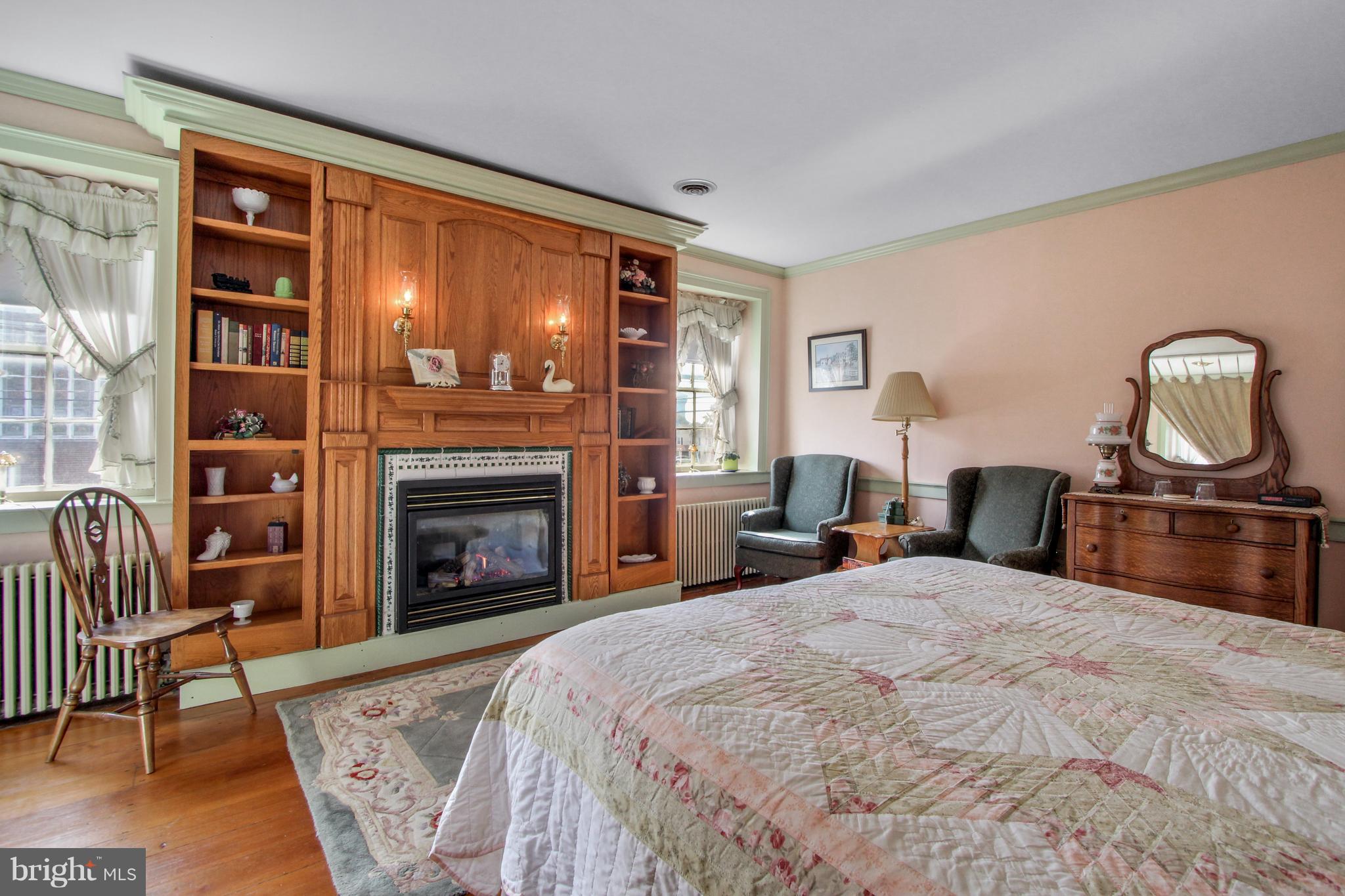 NEW HOLLAND BOROUGH - Commercial Sale