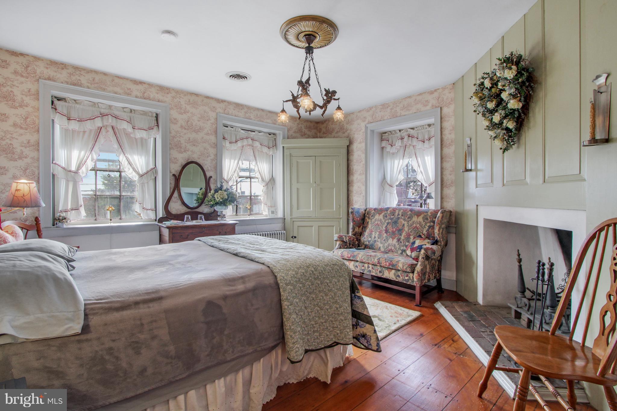 NEW HOLLAND BOROUGH - Commercial Sale