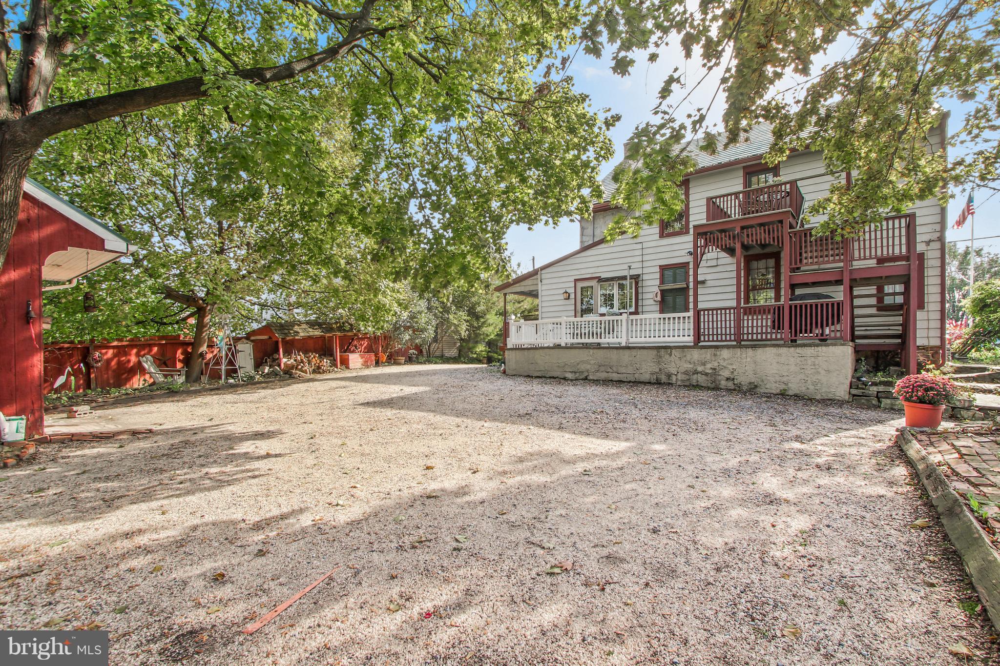 NEW HOLLAND BOROUGH - Commercial Sale