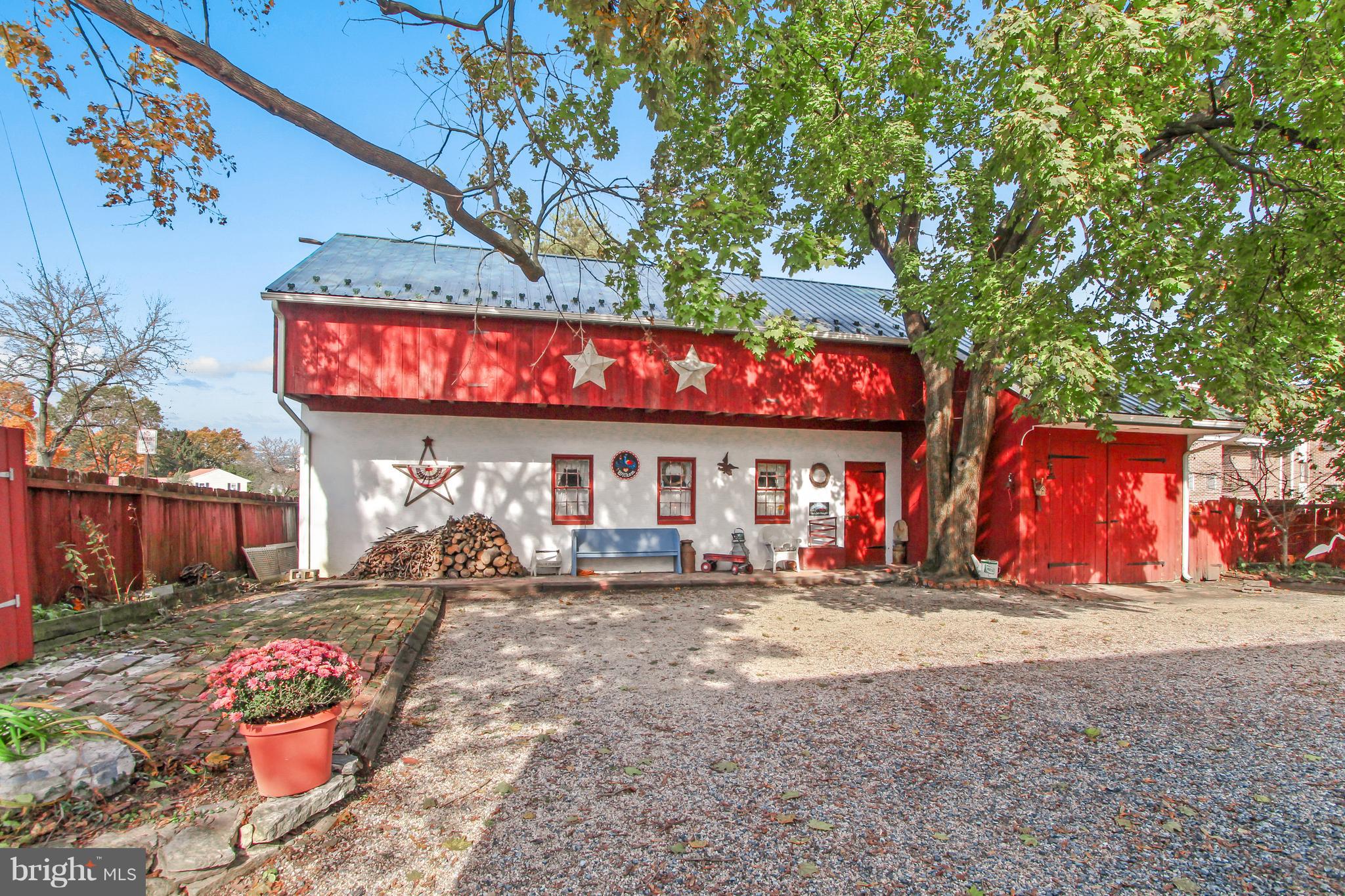 NEW HOLLAND BOROUGH - Commercial Sale