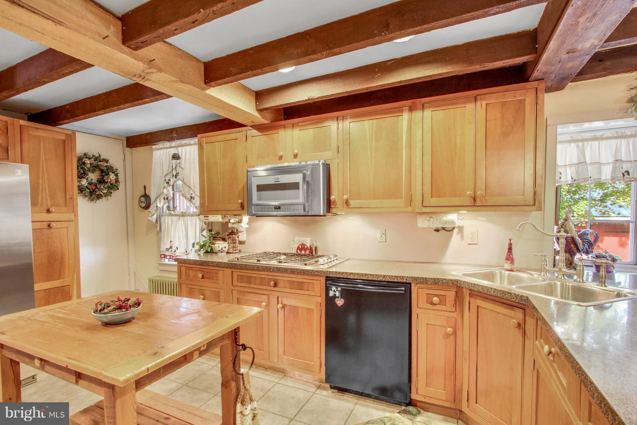 NEW HOLLAND BOROUGH - Commercial Sale