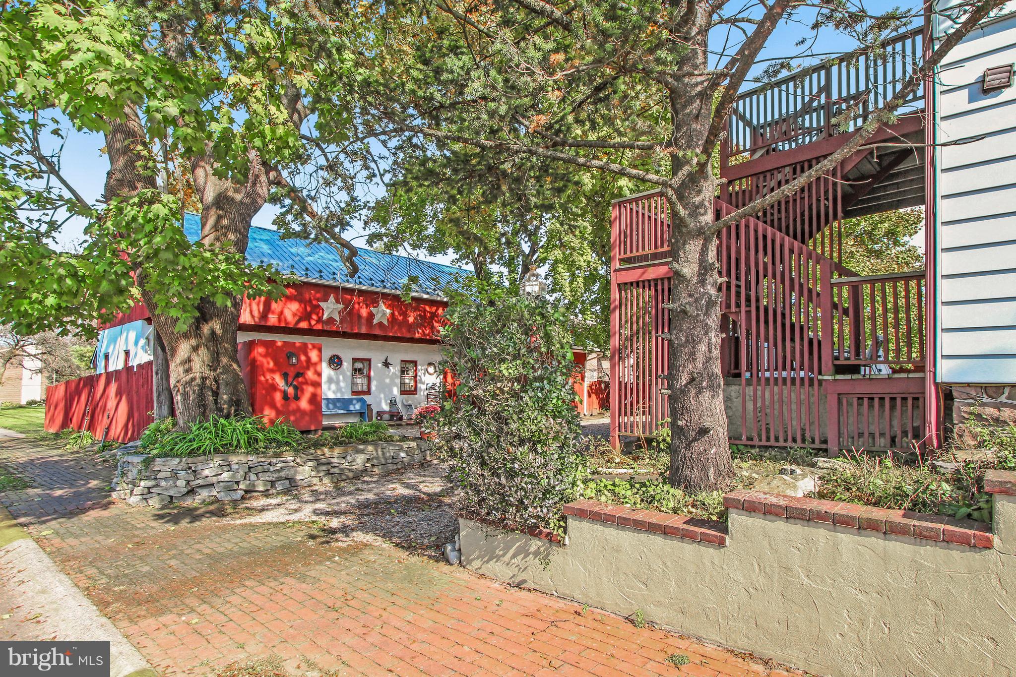 NEW HOLLAND BOROUGH - Commercial Sale