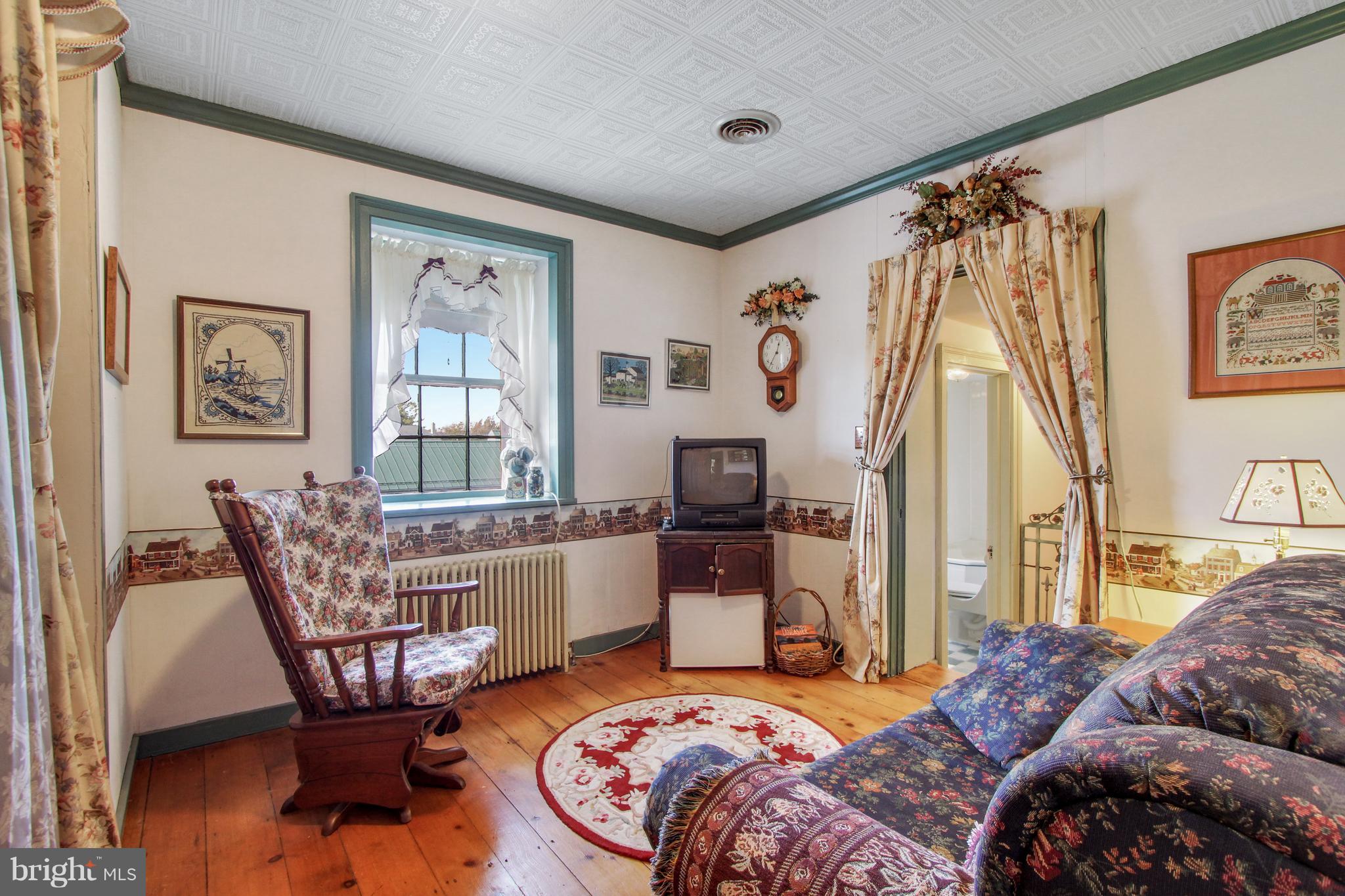 NEW HOLLAND BOROUGH - Commercial Sale