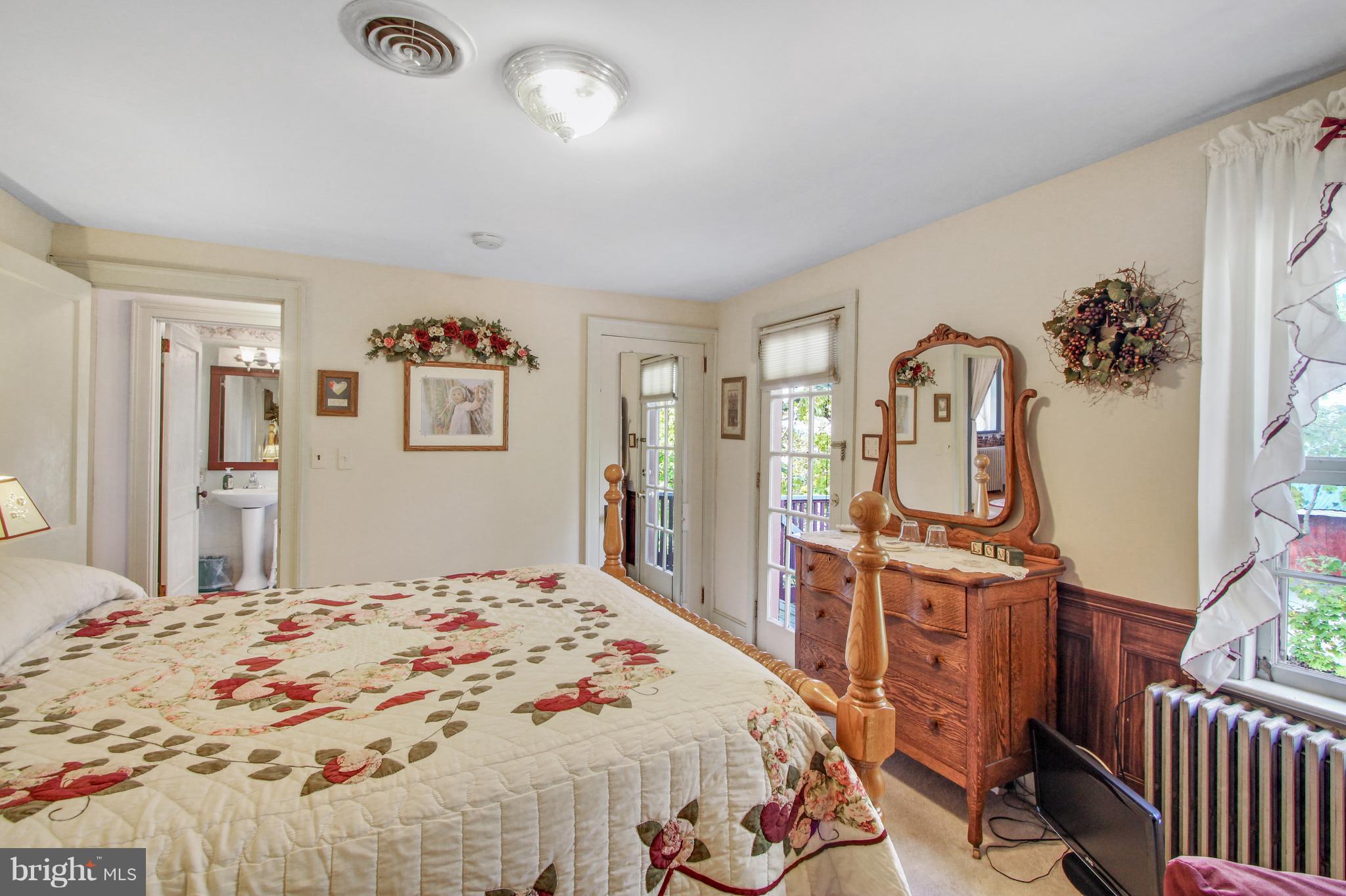 NEW HOLLAND BOROUGH - Commercial Sale