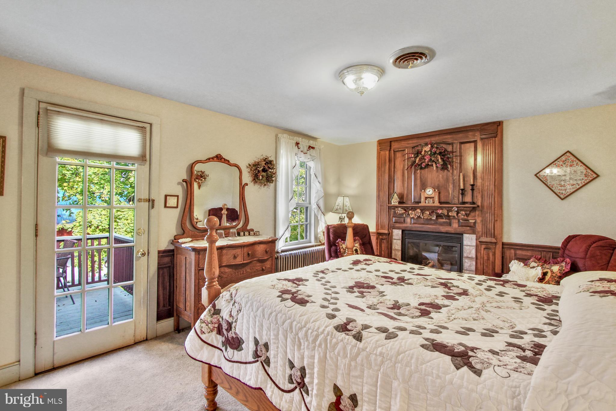 NEW HOLLAND BOROUGH - Commercial Sale