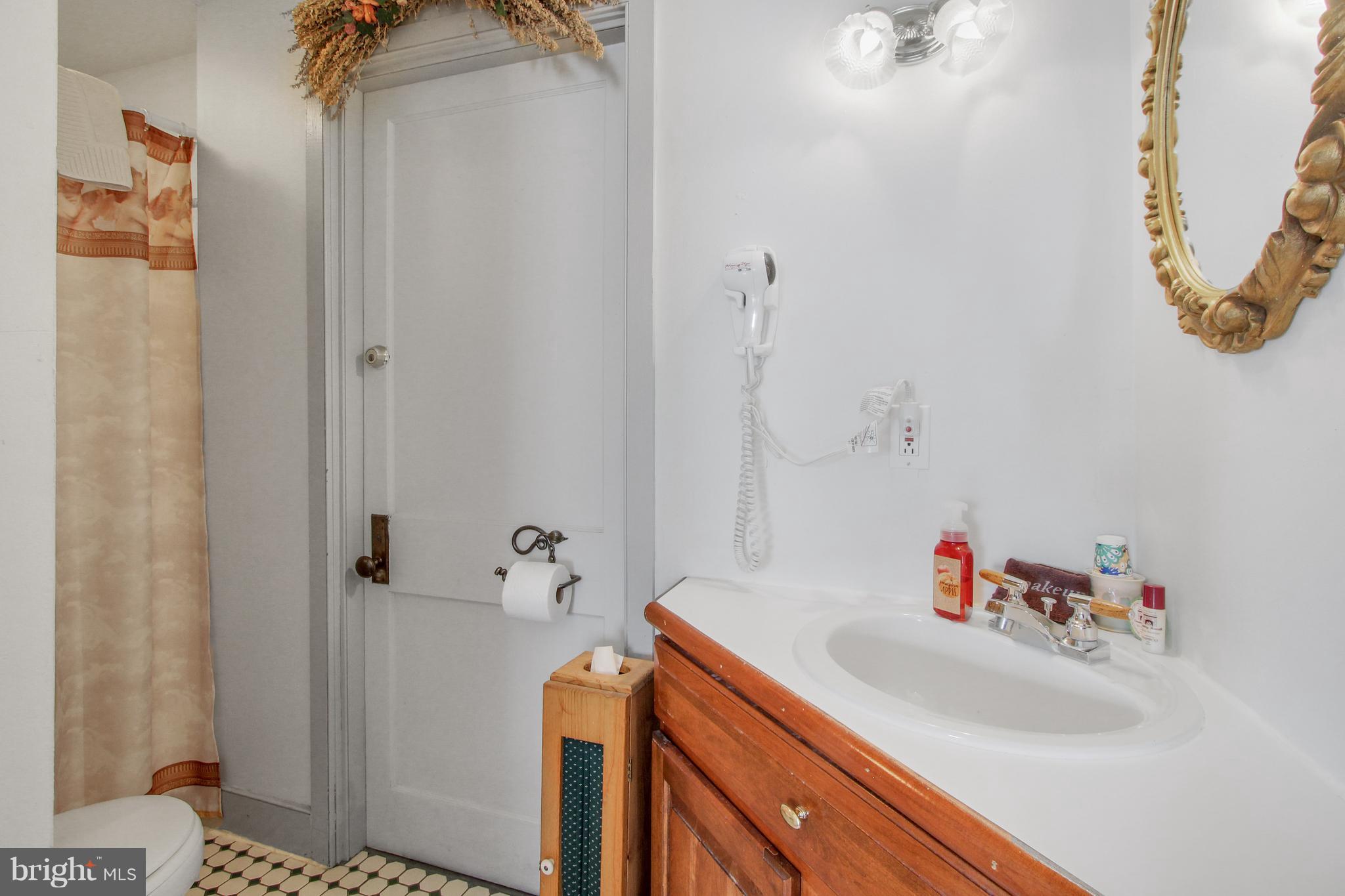 NEW HOLLAND BOROUGH - Commercial Sale