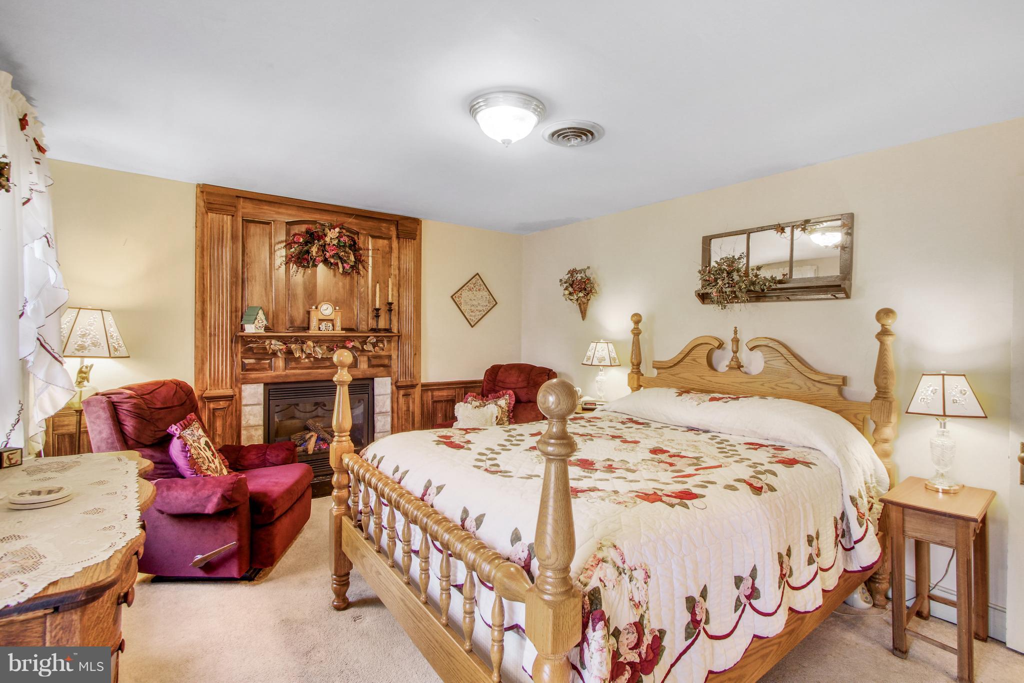 NEW HOLLAND BOROUGH - Commercial Sale