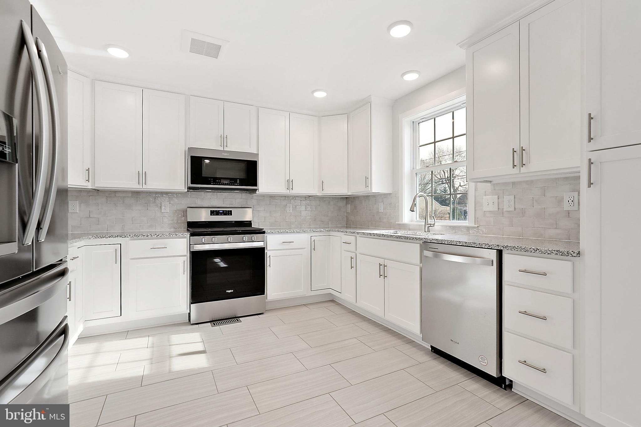 ABERDEEN HILLS - Residential