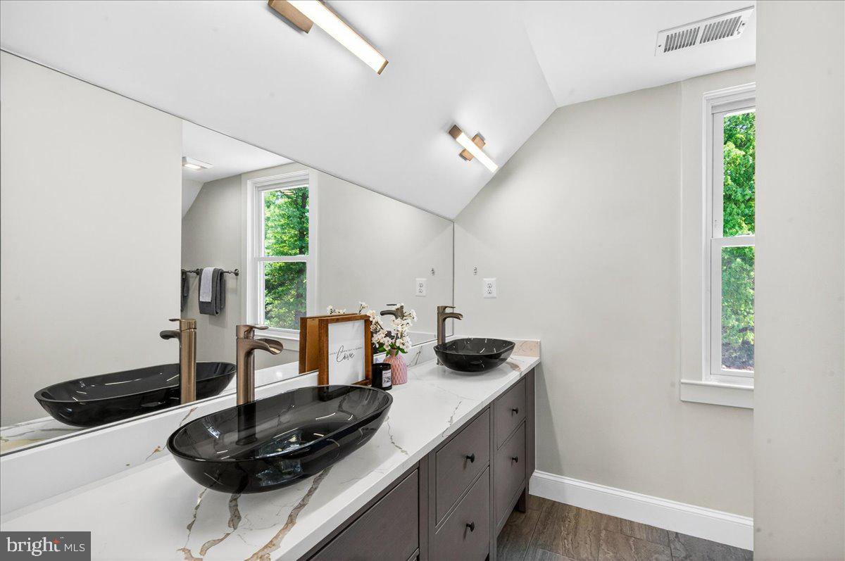 BRADDOCK COVE - Residential